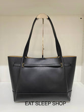 Load image into Gallery viewer, MICHAEL KORS REED LARGE BELTED TOTE IN LEATHER BLACK

