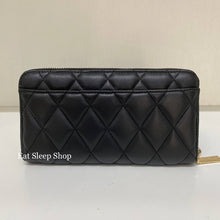 Load image into Gallery viewer, KATE SPADE CAREY SMOOTH QUILTED LEATHER LARGE CONTINENTAL WALLET IN BLACK
