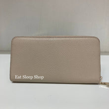 Load image into Gallery viewer, KATE SPADE LEILA LARGE CONTINENTAL WALLET IN LIGHT SAND
