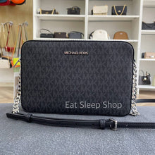 Load image into Gallery viewer, MICHAEL KORS JET SET ITEM  LARGE EW CROSSBODY SIGNATURE IN BLACK (NO CHAIN INFRONT)
