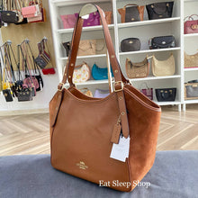 Load image into Gallery viewer, COACH MEADOW SHOULDER BAG IN REDWOOD
