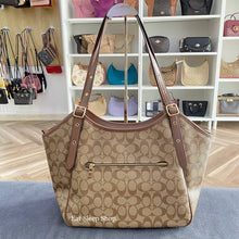 Load image into Gallery viewer, COACH MEADOW SHOULDER BAG IN KHAKI SADDLE
