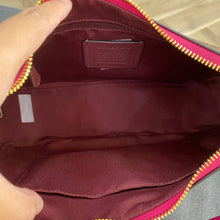 Load image into Gallery viewer, COACH TERI HOBO IN SIGNATURE CANVAS IN KHAKI/CERISE (CK161)
