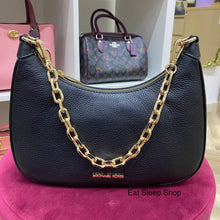 Load image into Gallery viewer, MICHAEL KORS LARGE CORA IN LEATHER BLACK
