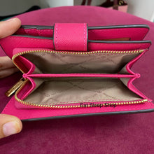 Load image into Gallery viewer, MICHAEL KORS JET SET TRAVEL MEDIUM BIFOLD ZIP COIN WALLET IN BRIGHT PINK
