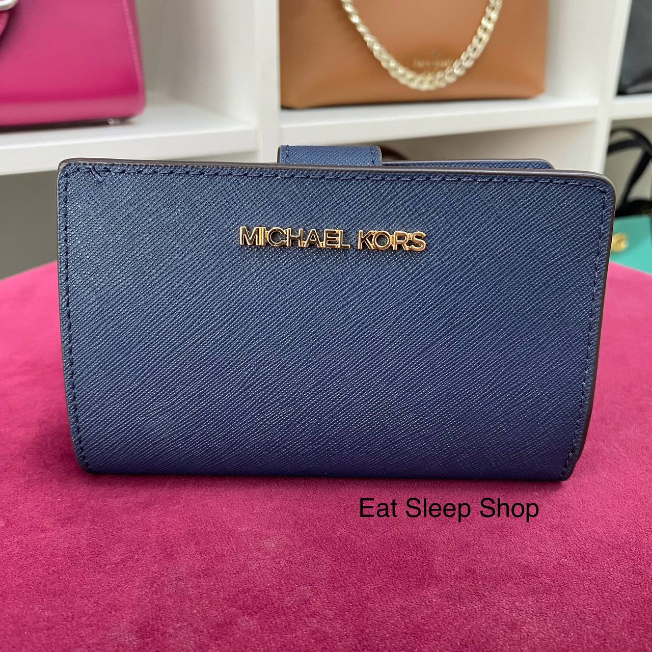 MICHAEL KORS JET SET TRAVEL MEDIUM BIFOLD ZIP COIN WALLET IN NAVY eatsleepshop