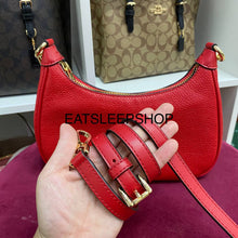 Load image into Gallery viewer, MICHAEL KORS MEDIUM CORA IN LEATHER BRIGHT RED
