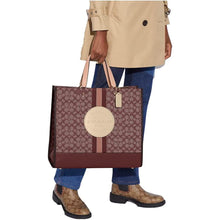 Load image into Gallery viewer, COACH DEMPSEY TOTE 40 SIGNATURE JACQUARD IN WINE MULTI C8418
