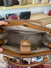 Load image into Gallery viewer, MICHAEL KORS HAMILTON MEDIUM SATCHEL IN BROWN
