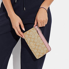 Load image into Gallery viewer, COACH  DOUBLE ZIP WALLET WRISTLET SIGNATURE C5576 IN KHAKI/POWDER PINK
