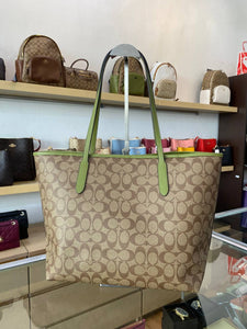 COACH CITY TOTE SIGNATURE CANVAS 5696 IN QB/KHAKI/OLIVE GREEN