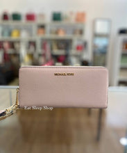 Load image into Gallery viewer, MICHAEL KORS JET SET LARGE TRAVEL CONTINENTAL WALLET LEATHER IN POWDER BLUSH
