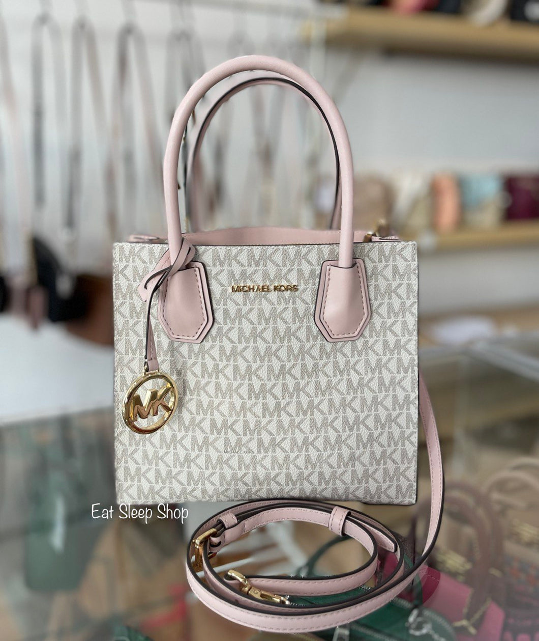 MICHAEL KORS MERCER MEDIUM MESSENGER SIGNATURE IN VANILLA POWDER BLUSH