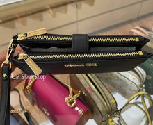 Load image into Gallery viewer, MICHAEL KORS JET SET TRAVEL LARGE DOUBLE ZIP WRISTLET WALLET LEATHER IN BLACK
