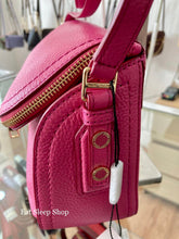 Load image into Gallery viewer, MARC JACOBS THE GROOVE MINI MESSENGER IN PETRAS PINK
