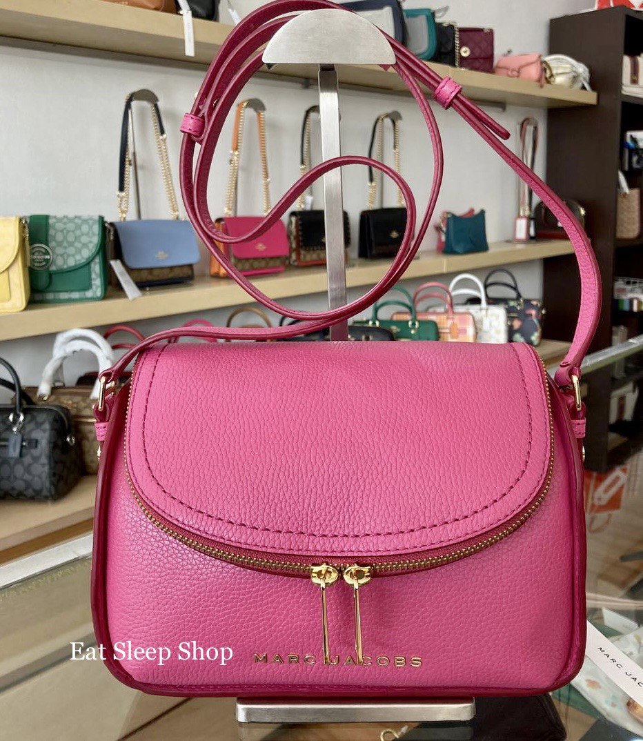 MARC JACOBS THE GROOVE MINI MESSENGER IN PETRAS PINK