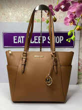 Load image into Gallery viewer, MICHAEL KORS LARGE CHARLOTTE TOP ZIP TOTE IN LUGGAGE (7035366244539)

