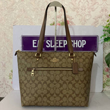 Load image into Gallery viewer, COACH GALLERY TOTE SIGNATURE CANVAS F79609 IN IM/KHAKI/SADDLE 2
