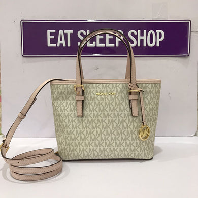 MICHAEL KORS JET SET TRAVEL XS CARRYALL CONVERTIBLE TOP ZIP TOTE IN SIGNATURE POWDER BLUSH MULTI (6129085612219)