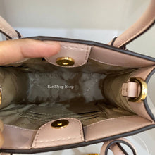 Load image into Gallery viewer, MICHAEL KORS MERCER XS CROSSBODY LEATHER IN POWDER BLUSH
