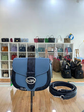 Load image into Gallery viewer, COACH GEORGIE SADDLE BAG WITH SNAKE EMBOSSED CD323 IN SV/INDIGO MULTI

