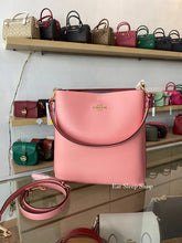 Load image into Gallery viewer, COACH MOLLIE BUCKET BAG CA214 IN CANDY
