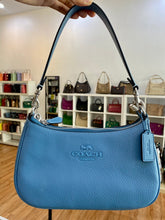 Load image into Gallery viewer, COACH TERI SHOULDER BAG CC321 IN SV/PACIFIC BLUE
